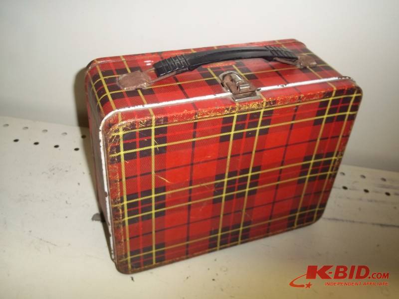 lot 25 image: Vintage lunch box