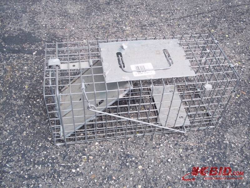lot 33 image: Small Havahart live trap Model 1077