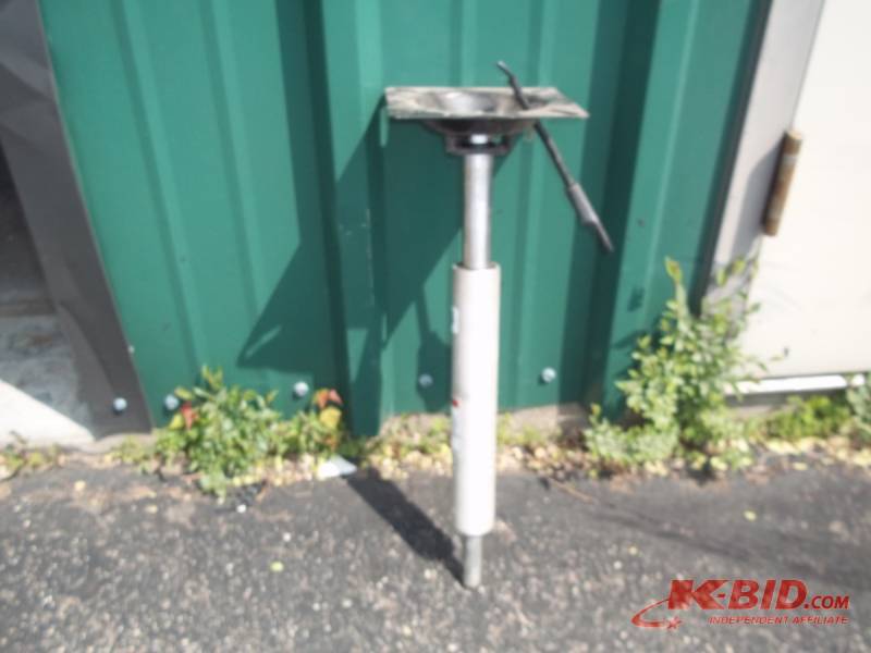 lot 39 image: Swivl-eze Boat seat pedestal