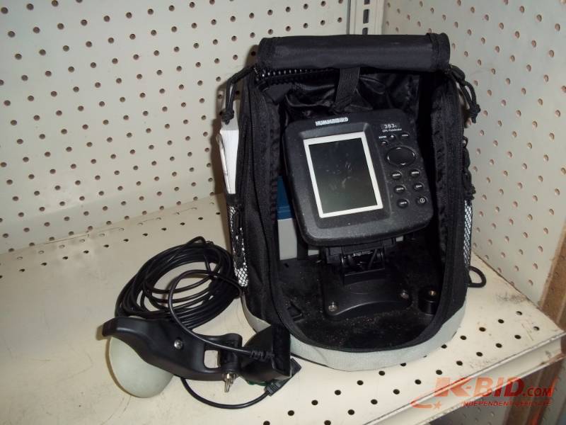 lot 53 image: Humminbird 383c GPS-Fishfinder with Battery and case, transducer