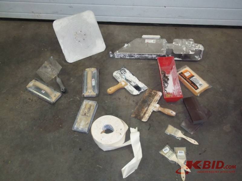 lot 55 image: Sheet rock Taping tools