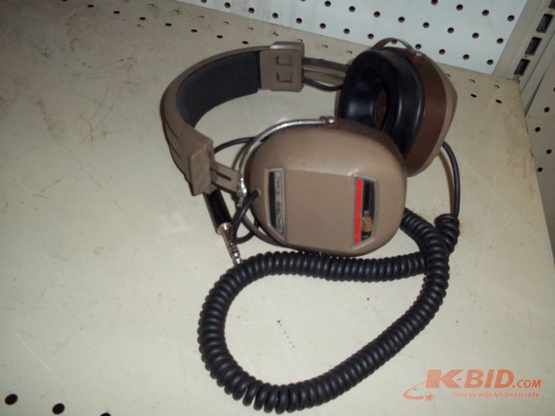 lot 101 image: Vintage Ross Head phones