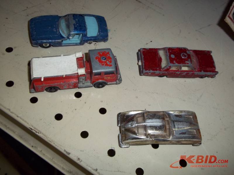 lot 105 image: 4 Vintage toy cars