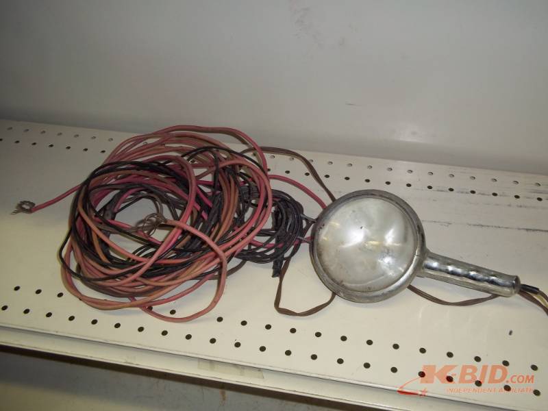 lot 106 image: Vintage boat light