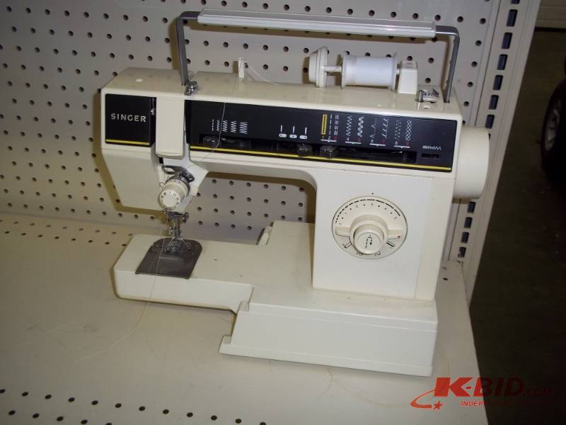 lot 108 image: Singer Sewing Machinge Model 6215C
