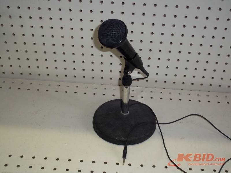 lot 118 image: Microphone with stand