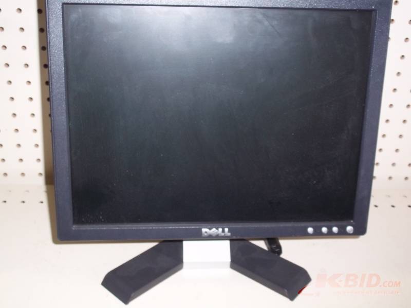 lot 119 image: 15 Dell Monitor