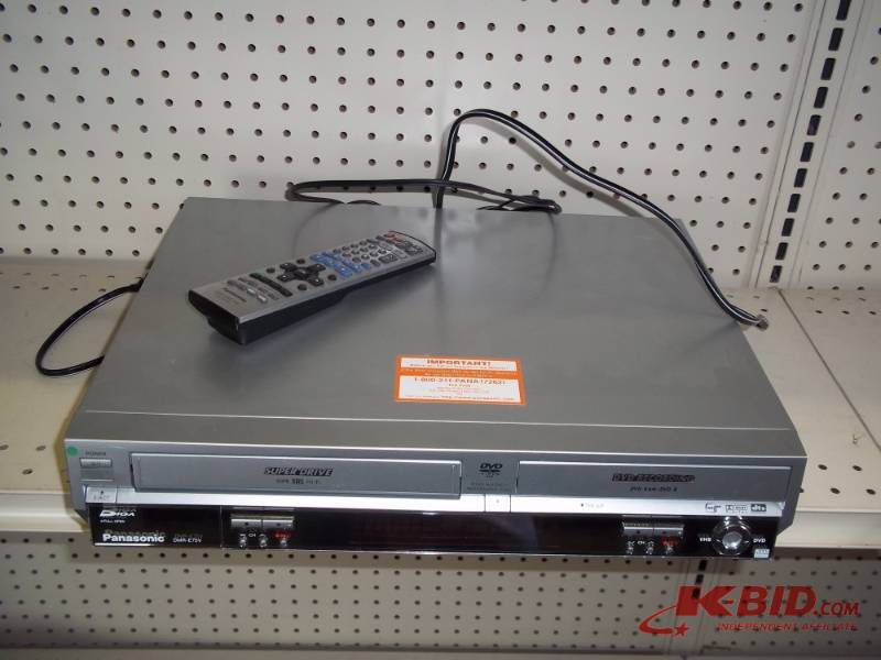 lot 128 image: Panasonic VHS  DVD Player  Recorder Model DMR-E75v  with remote