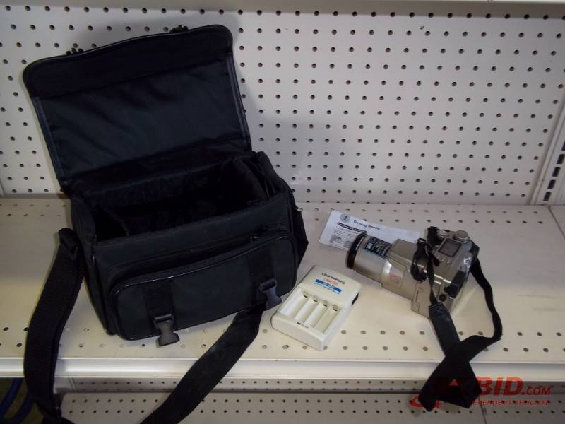 lot 130 image: Olympus C-2100 Digital Camera with Charger and case