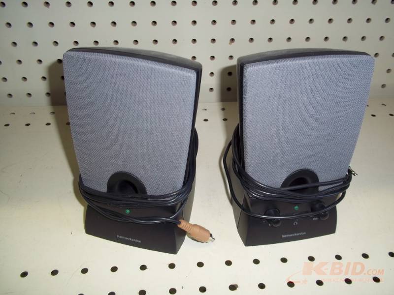 lot 134 image: Computer Speakers