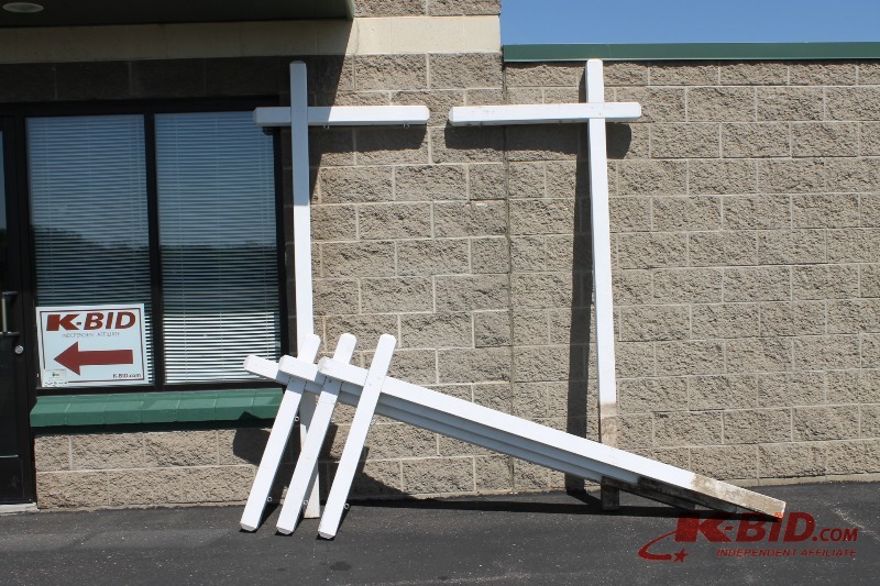 lot 9 image: Real Estate Signs (5)