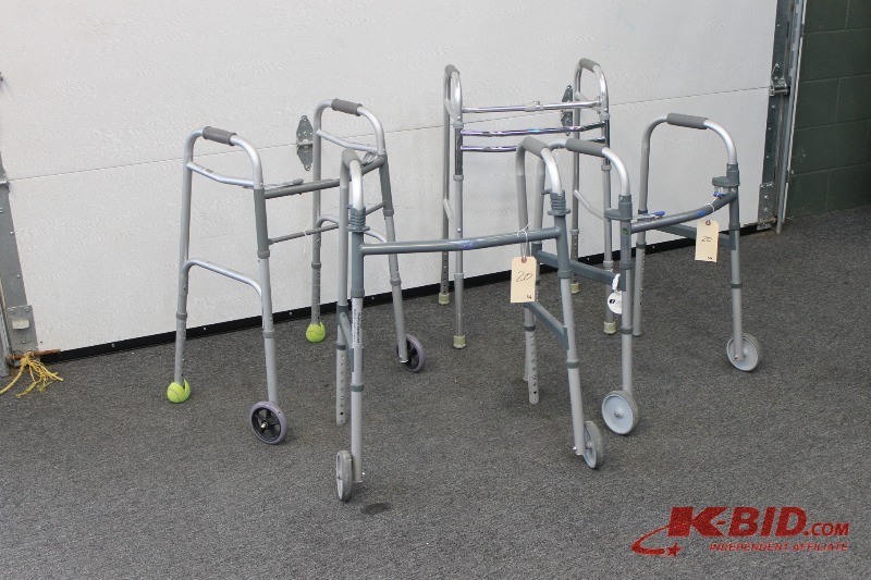 lot 20 image: Walkers (4)