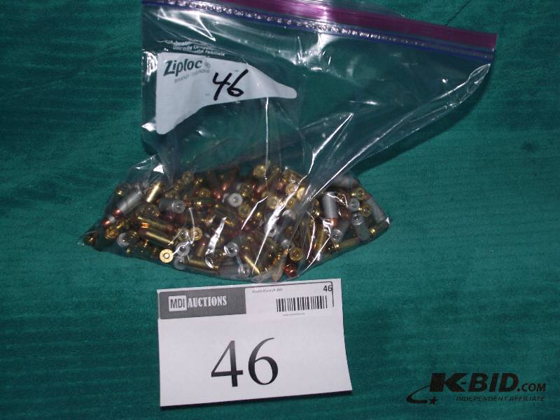 lot 46 image: 40 S&W ammo 160 FMJ and 5 lead