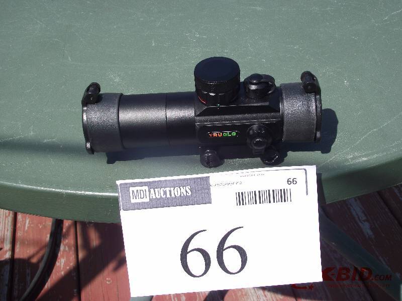 lot 66 image: Truglo sight red or green with circle and dot in center, sun visor, lens caps and rings