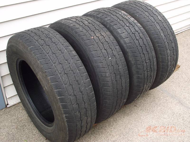 lot 70 image: Set of 4 tires