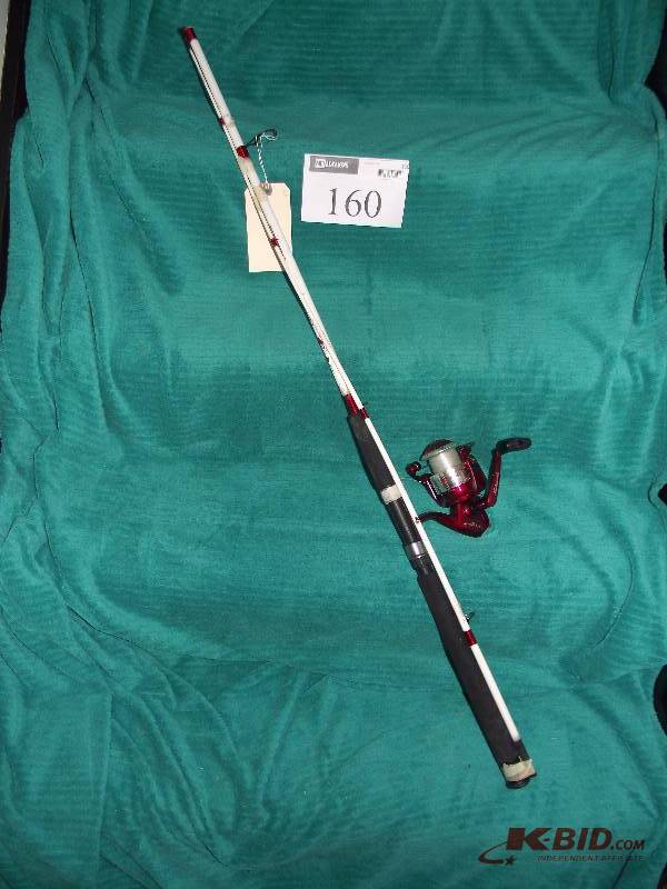 lot 160 image: Shakespeare WMTSP 70  2M 7 Ft. medium action rod with Shakespeare TSP 50 CC reel