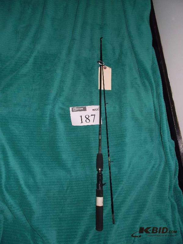 lot 187 image: Zebco graphite X GRC565ML rod 5 12 Ft.