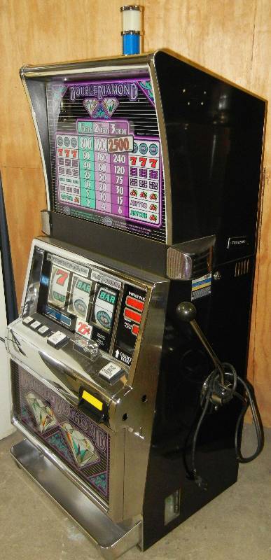 lot 1002 image: IGT SLOT MACHINE   DOUBLE DIAMOND