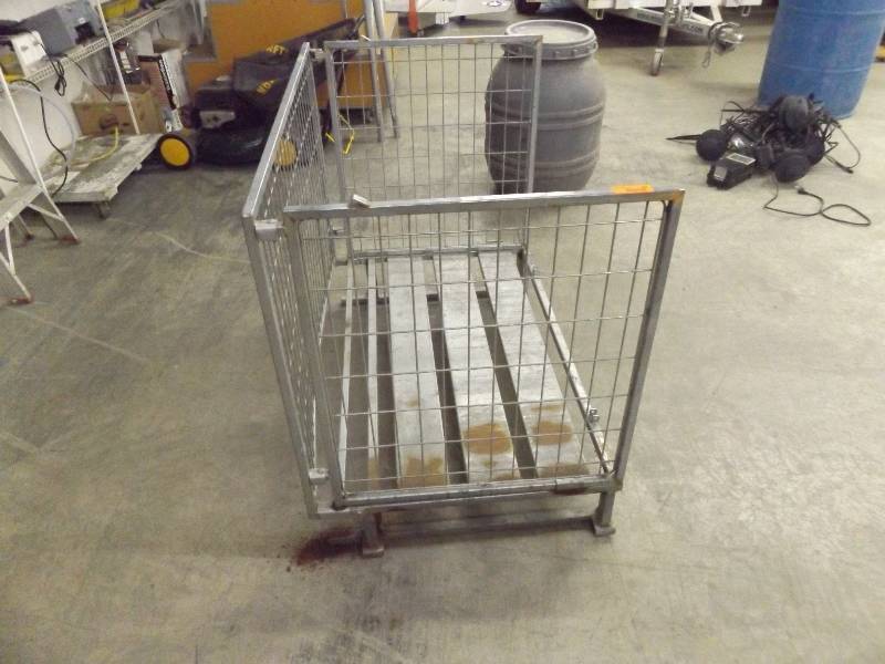 Platform with Collapsible Rails