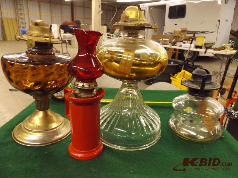 4 Decorative Oil Lamps