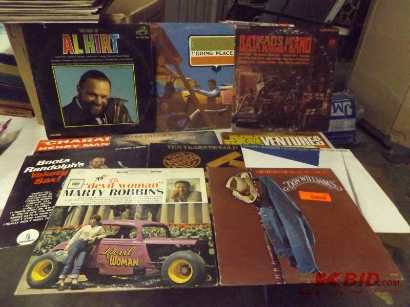 assorted records 33 13 Country Records