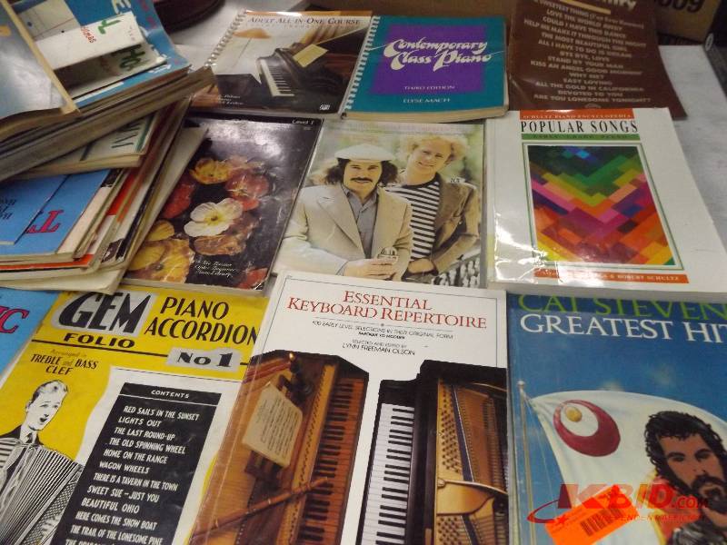 Assorted Piano Music Books a good bit of 70s music