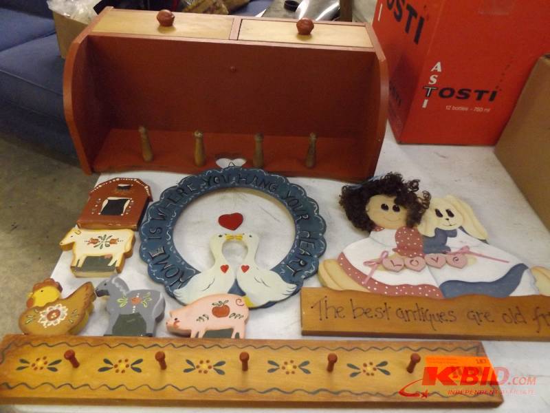 Assorted Wood Crafts