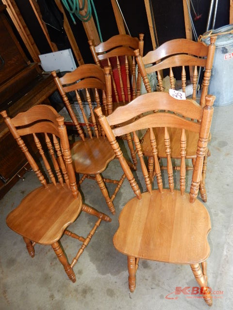 5 nice Dining Room Chairs..