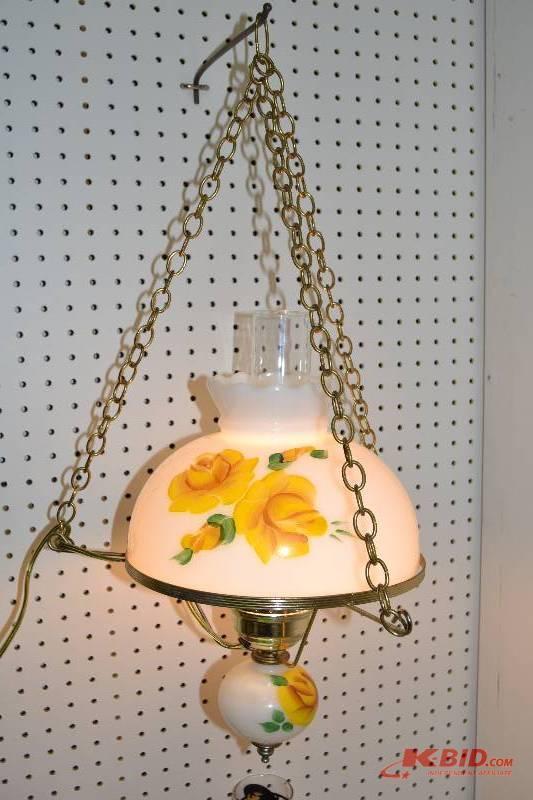 lot 15 image: Hanging lamp