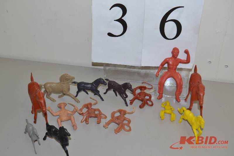 lot 36 image: CowboyIndian plastic toys