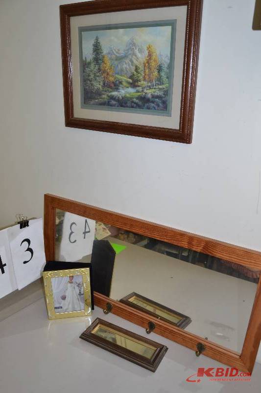 lot 43 image: Mirrors & print