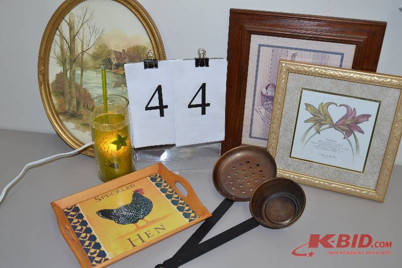 lot 44 image: Home decore misc
