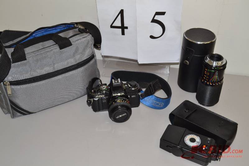 lot 45 image: Minolta camera