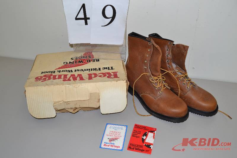 lot 49 image: Red Wing shoes