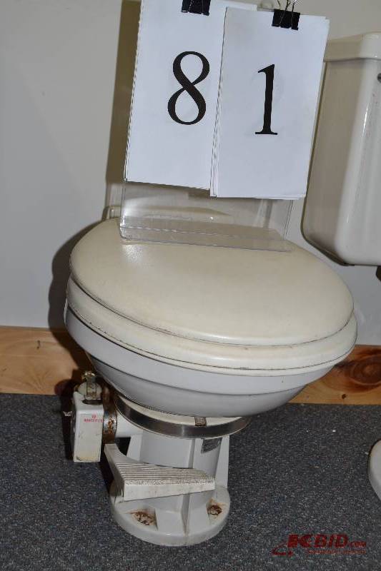 lot 81 image: Toilet
