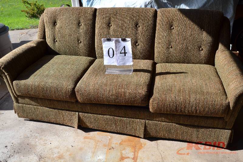 lot 4 image: Sofacouch