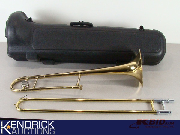 lot 7 image: Bach Student Trombone