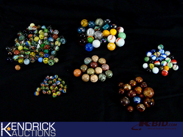 lot 17 image: Collection of Marbles
