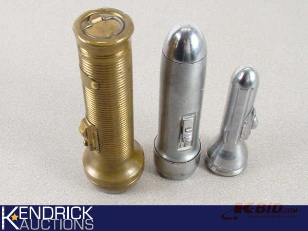 lot 25 image: 3 Vintage Flashlights