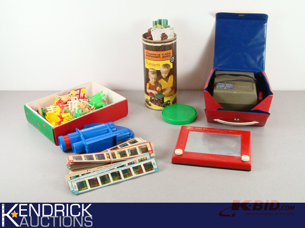 lot 50 image: Lot of Vintage Toys
