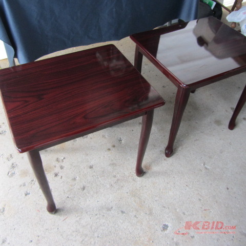 lot 15 image: Pair Lamp Tables