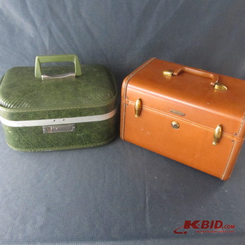 lot 60 image: Vintage Overnight Cases