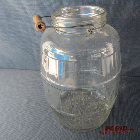 lot 70 image: Bail Handle Pickle Jar