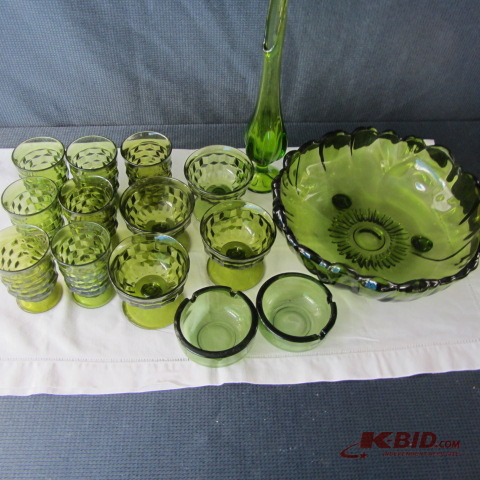 lot 89 image: Vintage Green Glassware