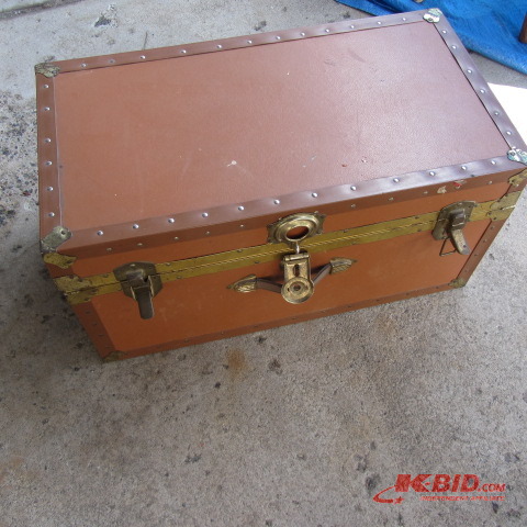 lot 130 image: Foot Locker Trunk