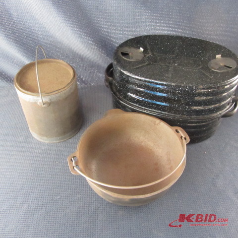 lot 134 image: Cast Kettle, Roaster