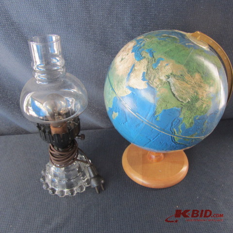 lot 135 image: Glass Lamp, Globe