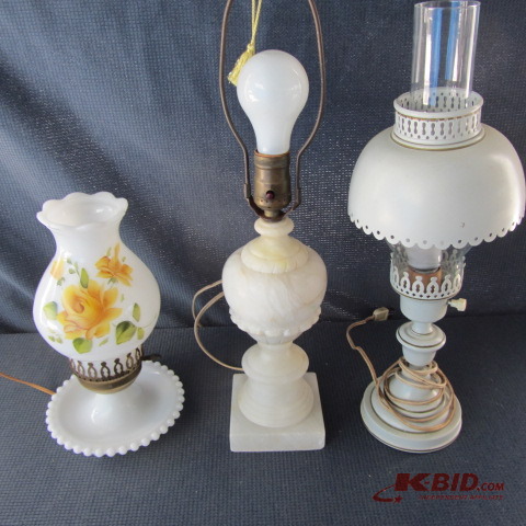 lot 142 image: Vintage Lamps