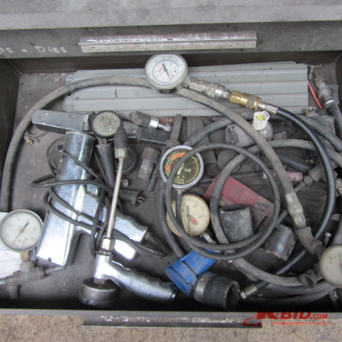 lot 157 image: Gauges, Timing Light