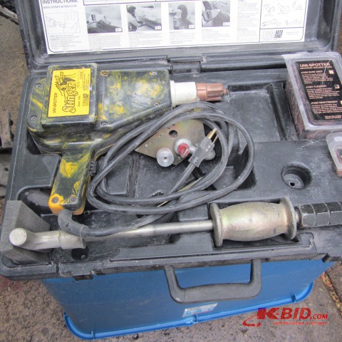 lot 159 image: Auto Body Repair Tool